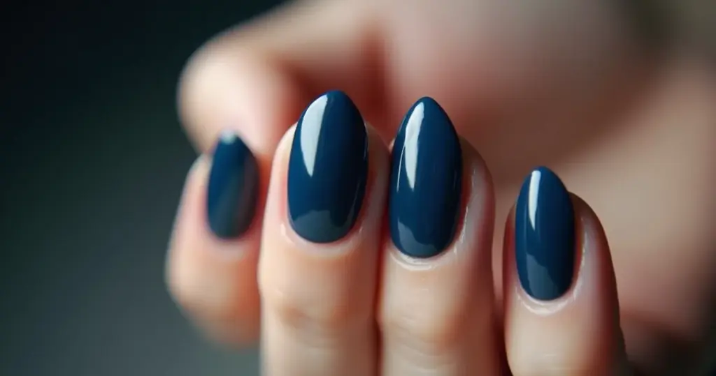 Unha Almond Azul Escuro: O Segredo Elegante Que Transforma!