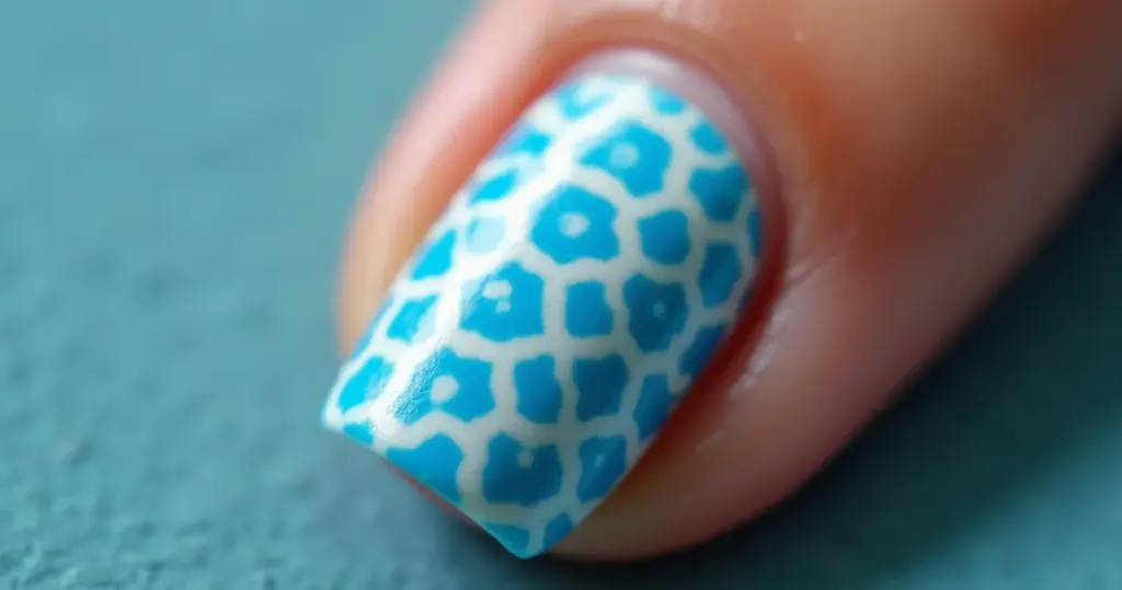 Unha azul claro decorada: 7 ideias que vão te surpreender