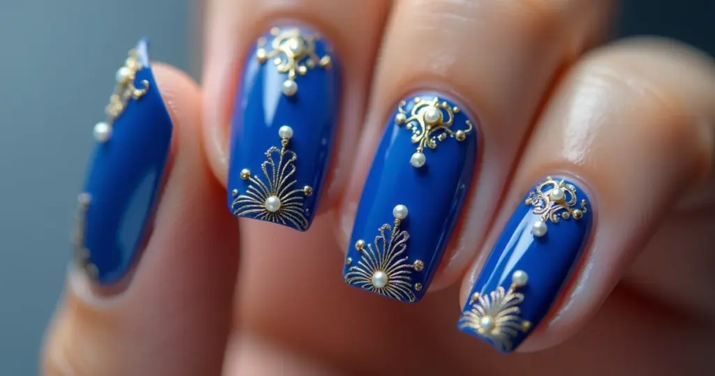 Unha em gel azul decorada: o segredo das manicures [Passo a Passo]
